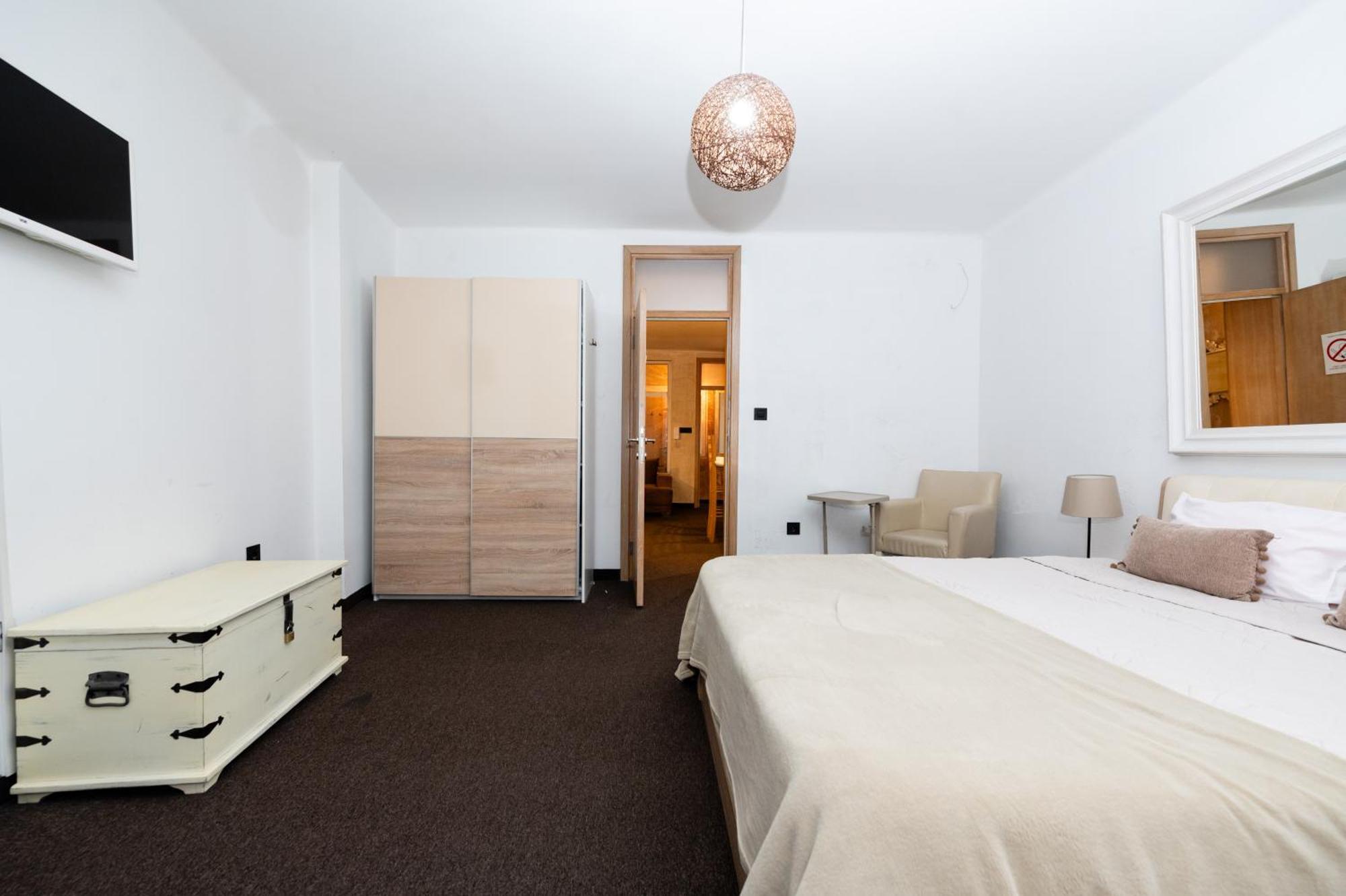 Central Belgrade Apartments Free Parking Bilik gambar